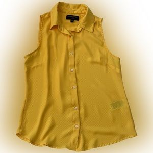 Banana republic yellow sleeveless blouse with white dots, size xs, sheer